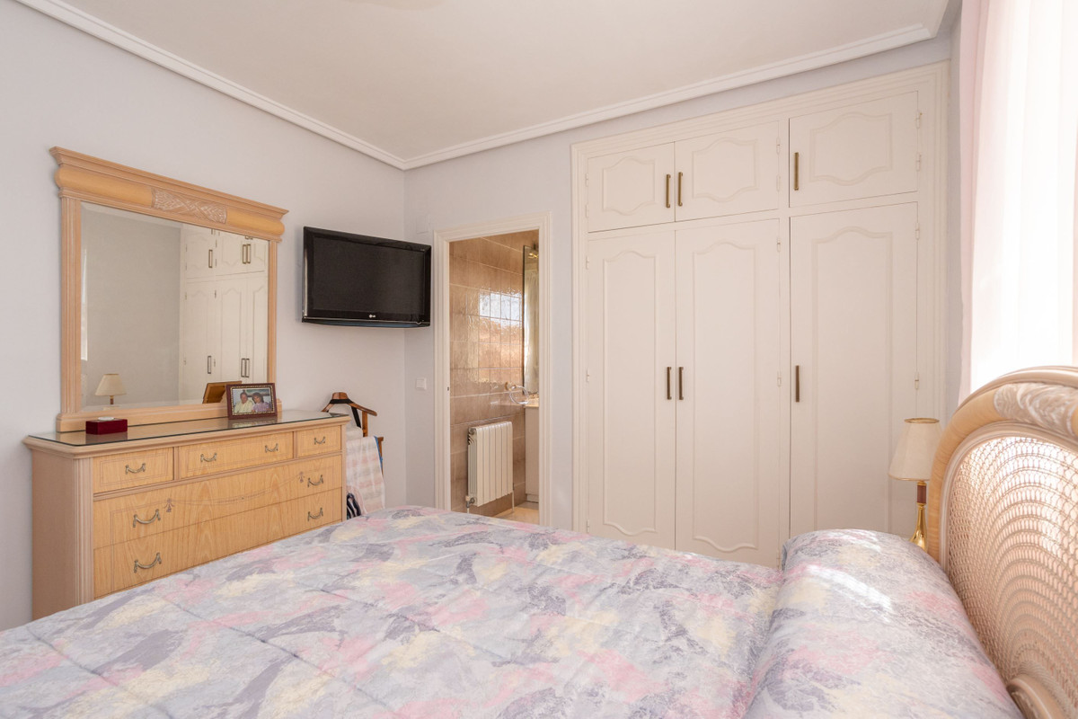 Se vende Villa - Chalet de 4 dormitorios en Costa Blanca, Alicante, España