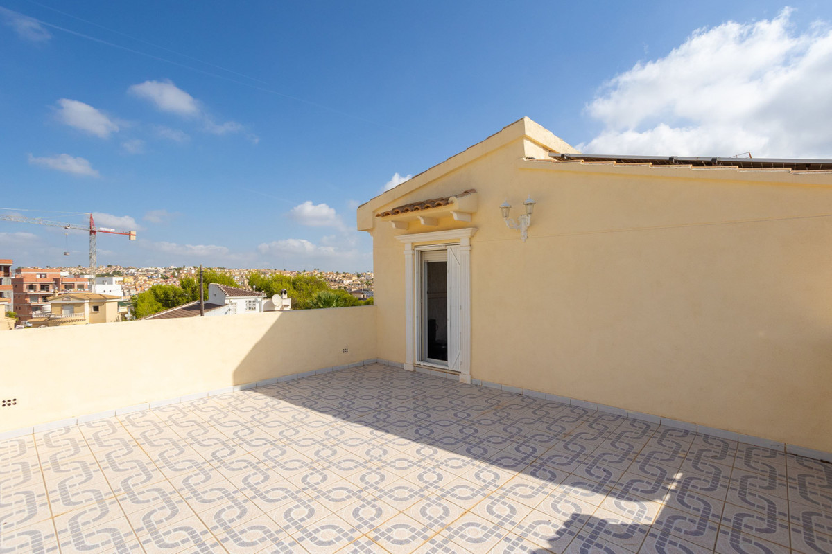 Se vende Villa - Chalet de 4 dormitorios en Costa Blanca, Alicante, España