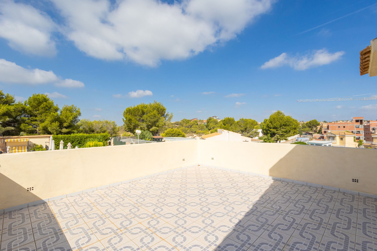 Se vende Villa - Chalet de 4 dormitorios en Costa Blanca, Alicante, España