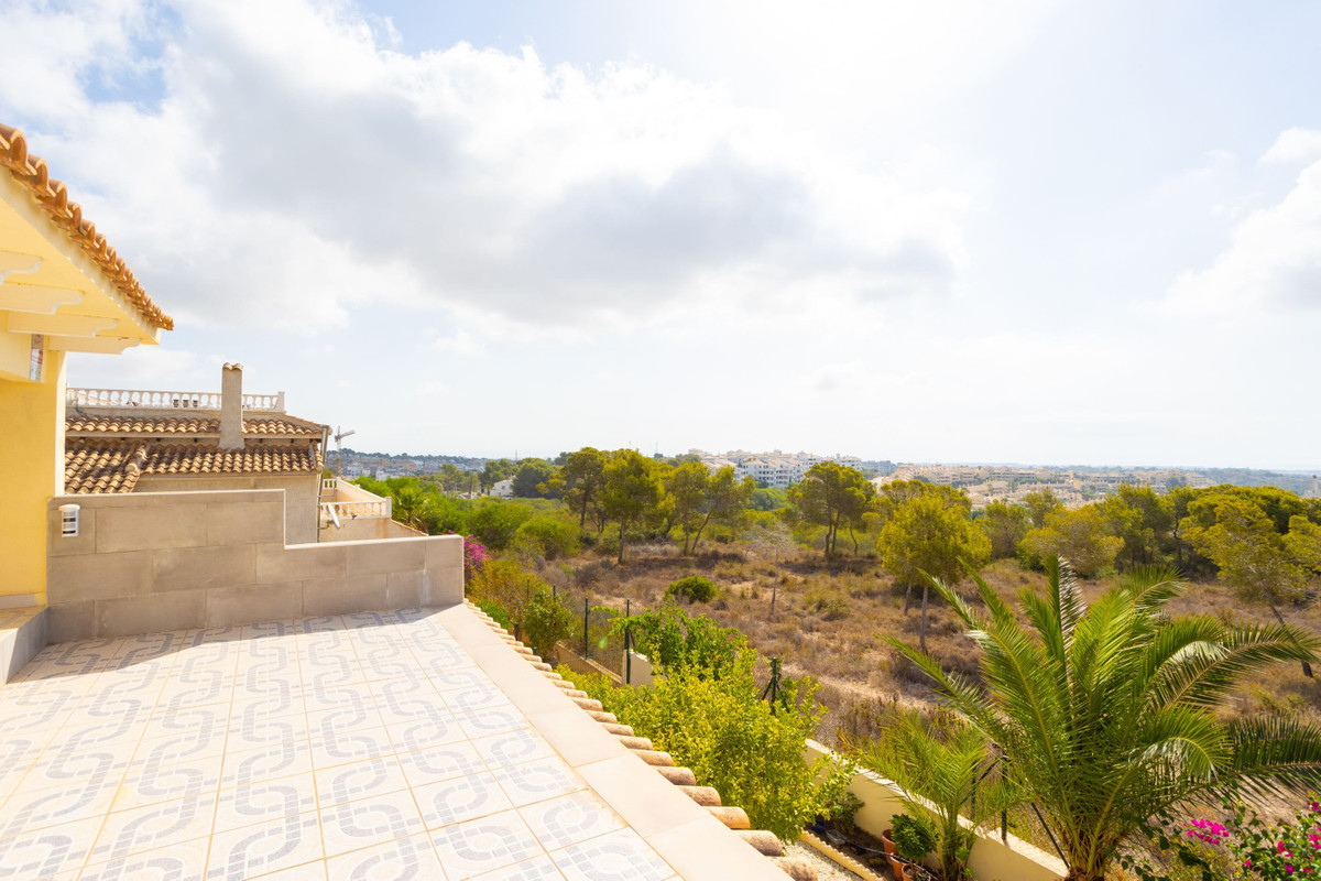 Se vende Villa - Chalet de 4 dormitorios en Costa Blanca, Alicante, España