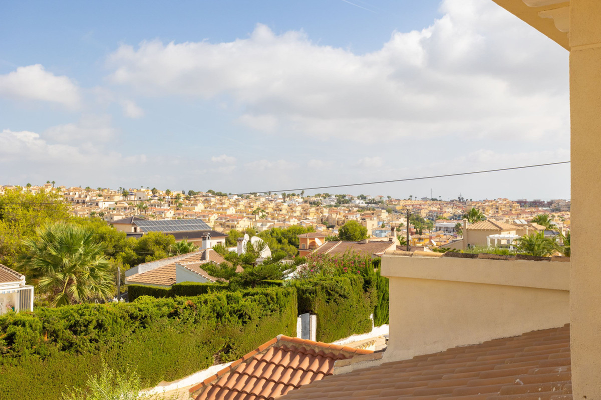 Se vende Villa - Chalet de 4 dormitorios en Costa Blanca, Alicante, España