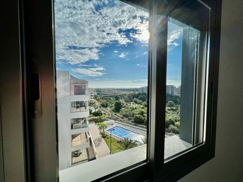 Se vende Apartamento en Planta Última de 3 dormitorios en Costa Blanca, Alicante, España