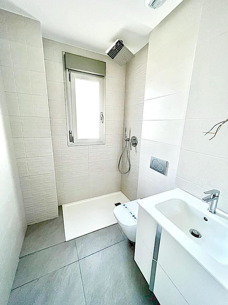 Se vende Apartamento en Planta Última de 3 dormitorios en Costa Blanca, Alicante, España