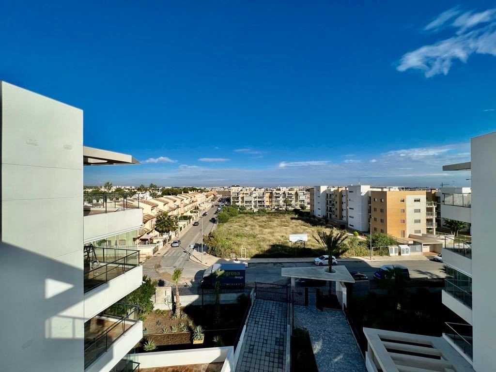 Se vende Apartamento en Planta Última de 3 dormitorios en Costa Blanca, Alicante, España
