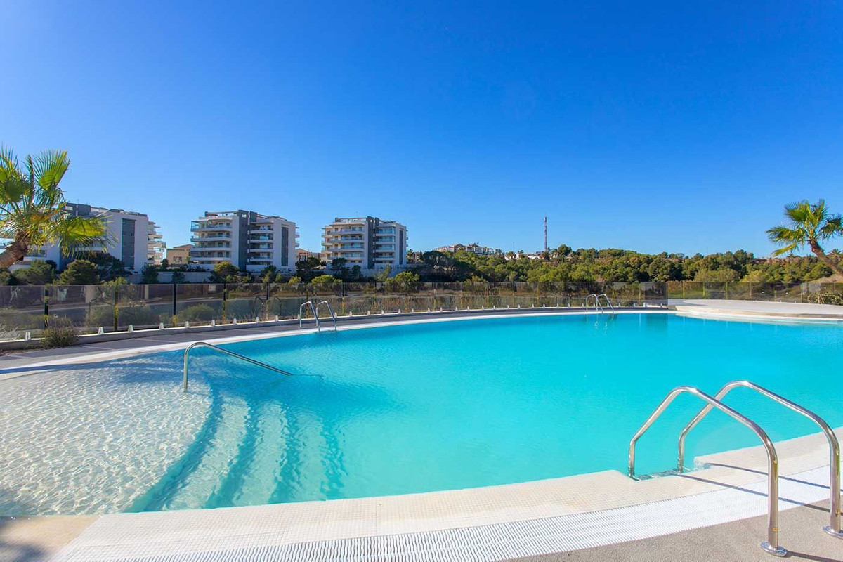 Se vende Apartamento en Planta Última de 3 dormitorios en Costa Blanca, Alicante, España