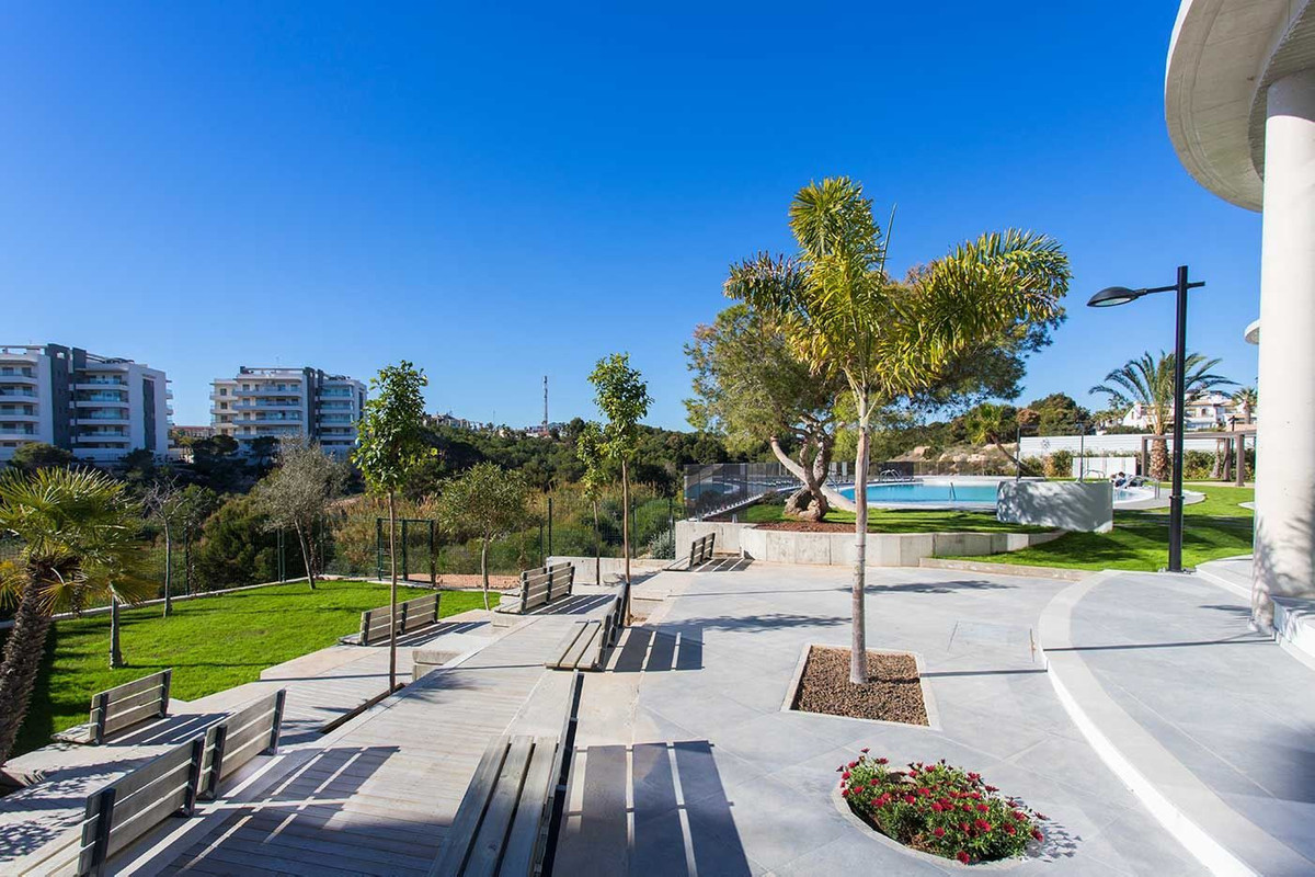 Se vende Apartamento en Planta Última de 3 dormitorios en Costa Blanca, Alicante, España
