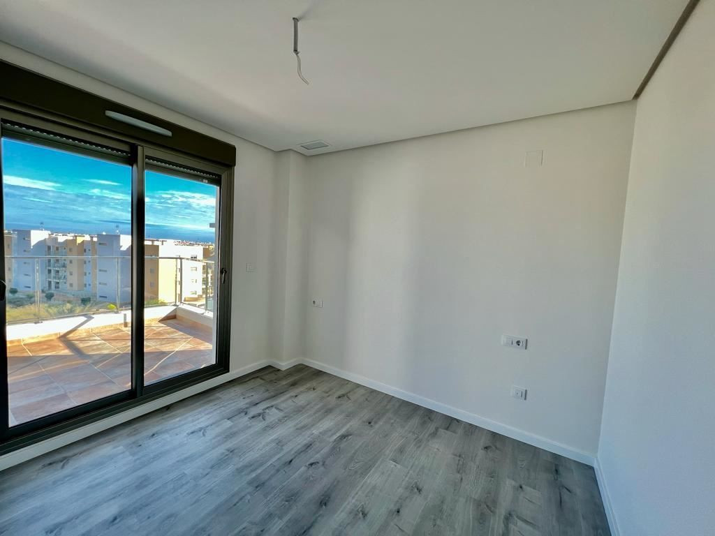 Se vende Apartamento en Planta Última de 3 dormitorios en Costa Blanca, Alicante, España