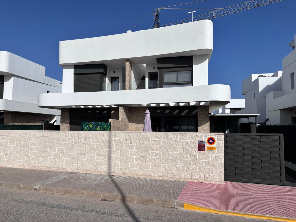 Se vende Pareada de 2 dormitorios en Costa Blanca, Alicante, España