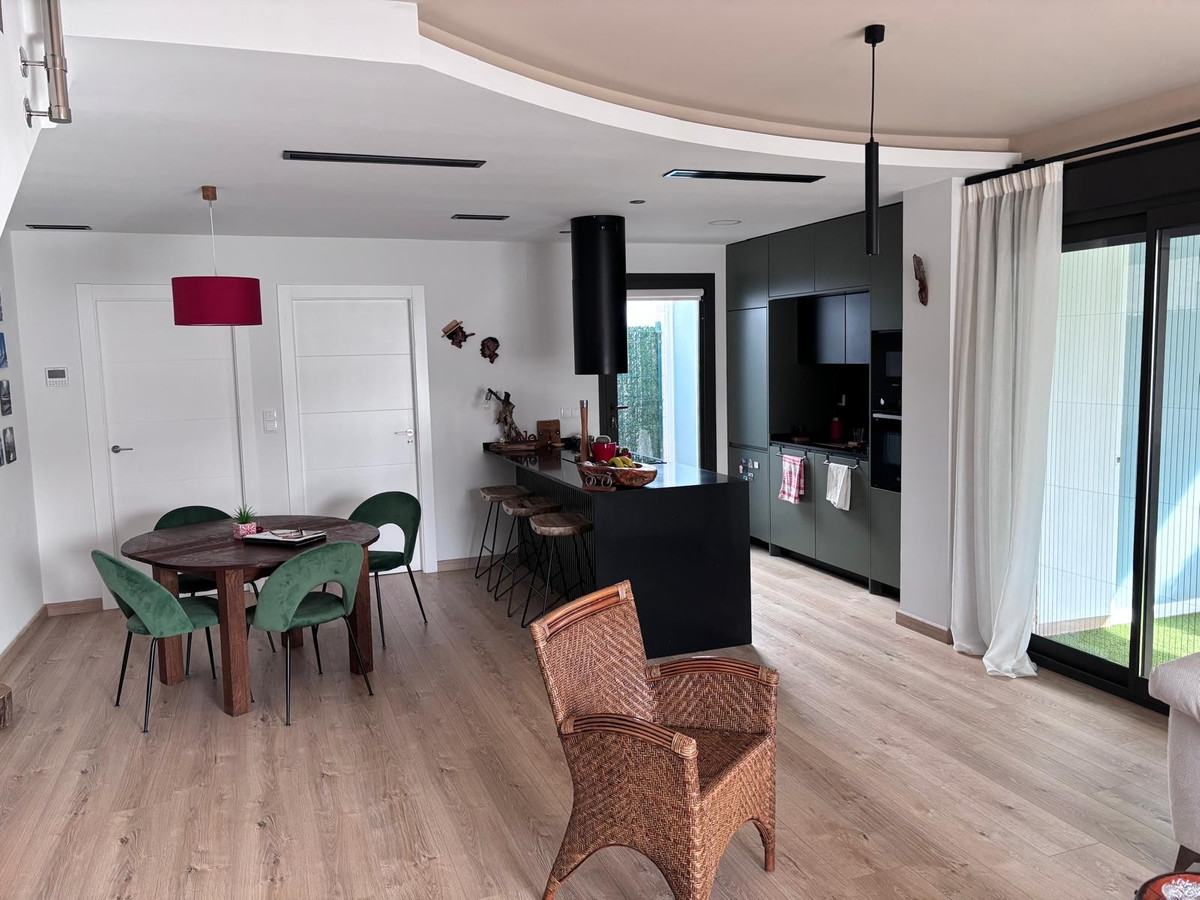 Se vende Pareada de 2 dormitorios en Costa Blanca, Alicante, España