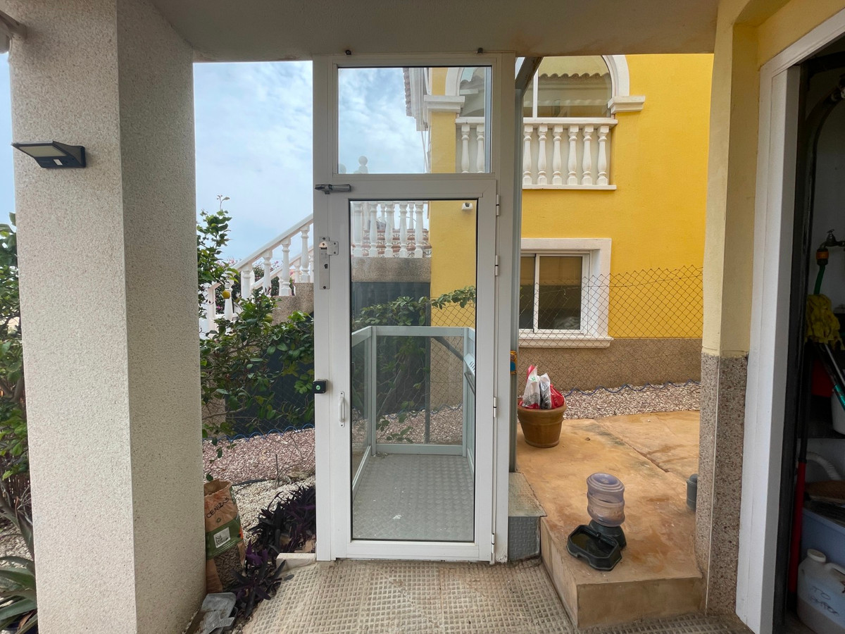 Se vende Villa - Chalet de 3 dormitorios en Costa Blanca, Alicante, España