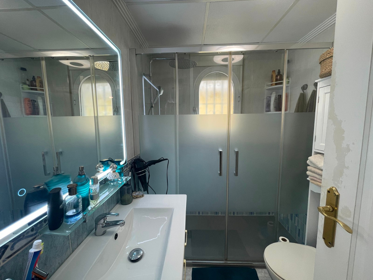 Se vende Villa - Chalet de 3 dormitorios en Costa Blanca, Alicante, España
