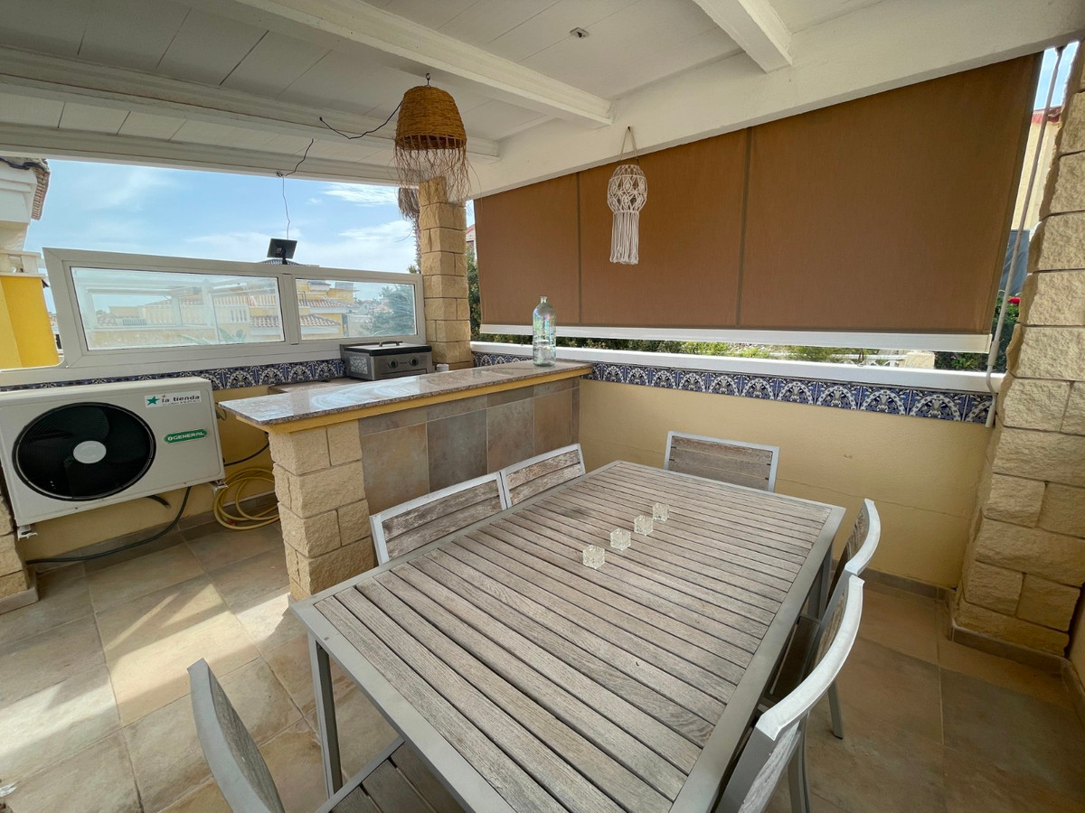 Se vende Villa - Chalet de 3 dormitorios en Costa Blanca, Alicante, España