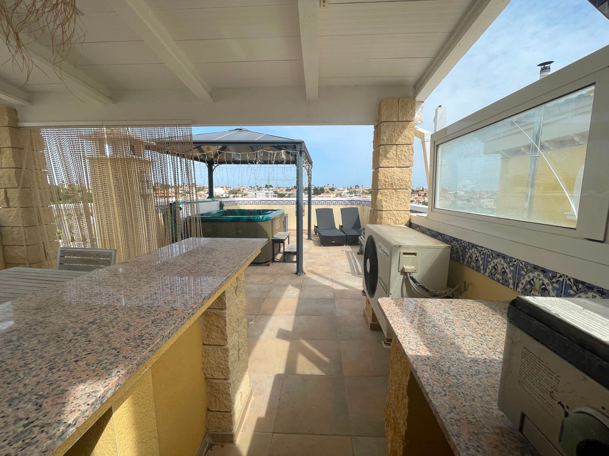 Se vende Villa - Chalet de 3 dormitorios en Costa Blanca, Alicante, España