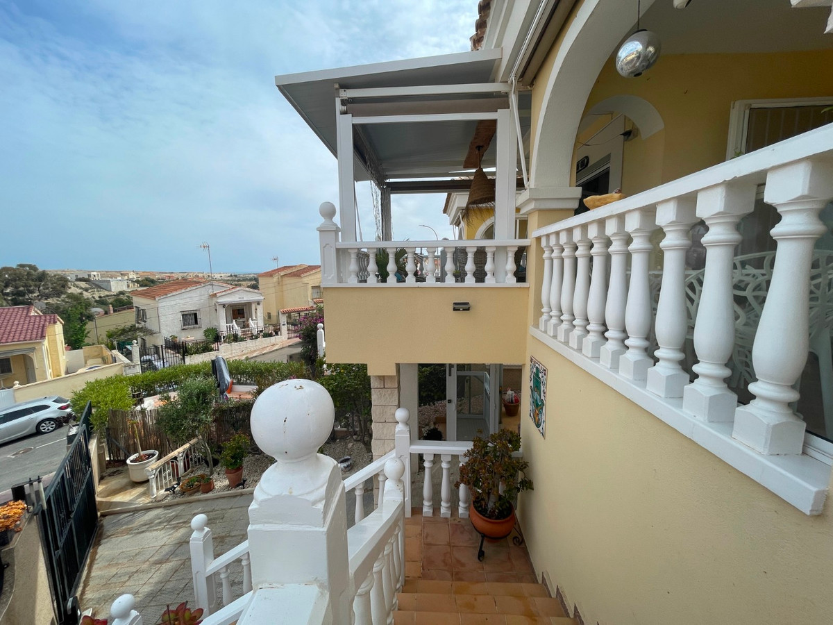 Se vende Villa - Chalet de 3 dormitorios en Costa Blanca, Alicante, España