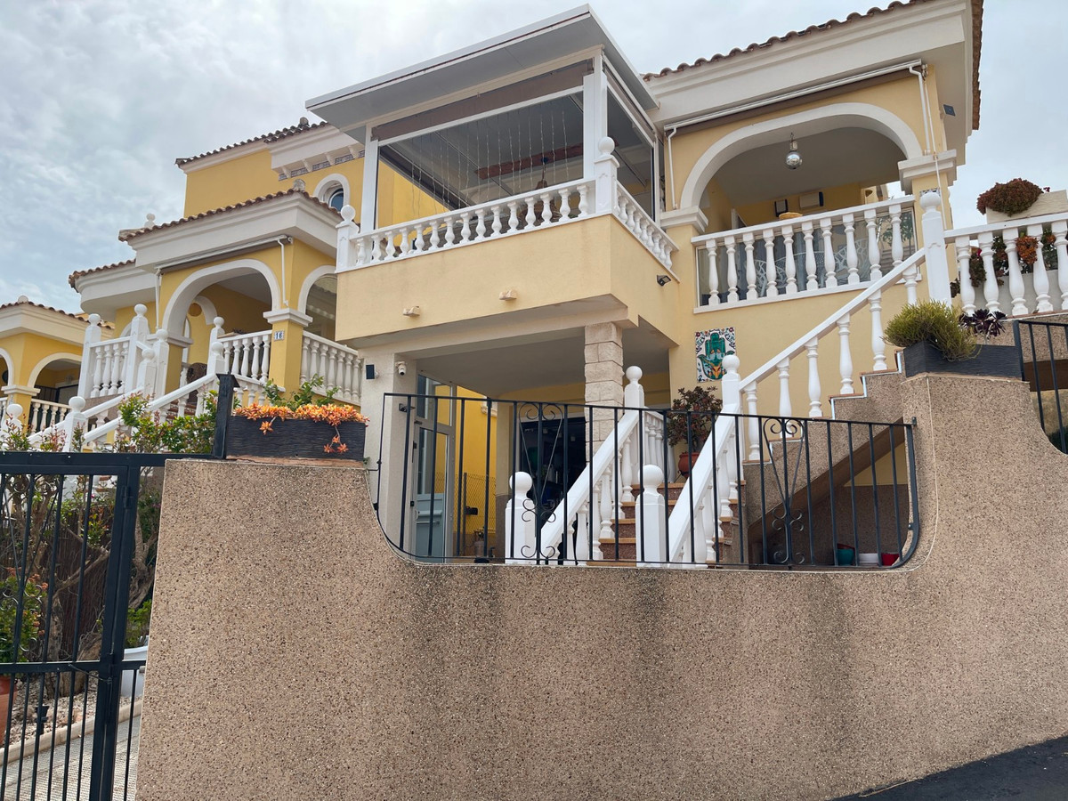 Se vende Villa - Chalet de 3 dormitorios en Costa Blanca, Alicante, España