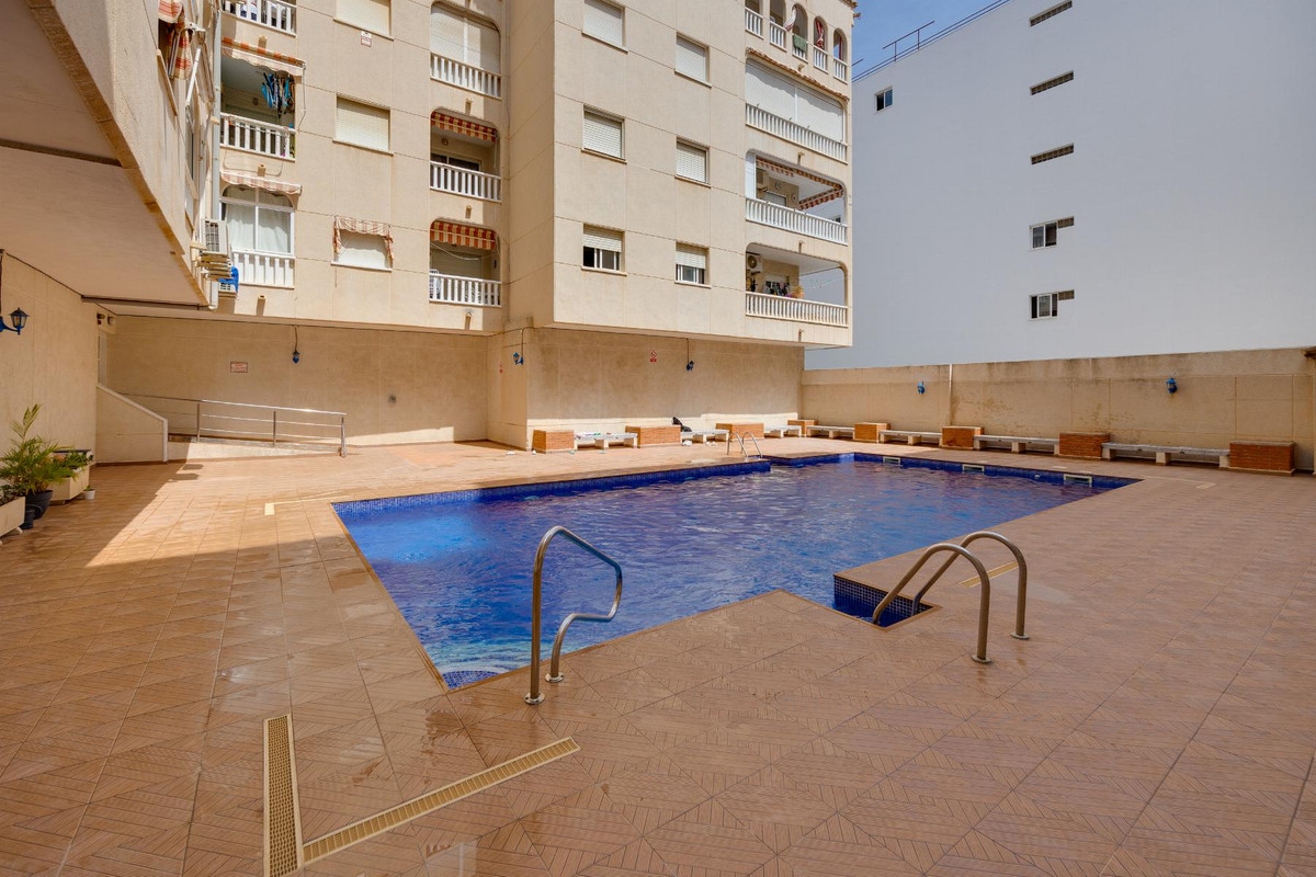 Se vende Apartamento Planta Media de 1 dormitorios en Costa Blanca, Alicante, España