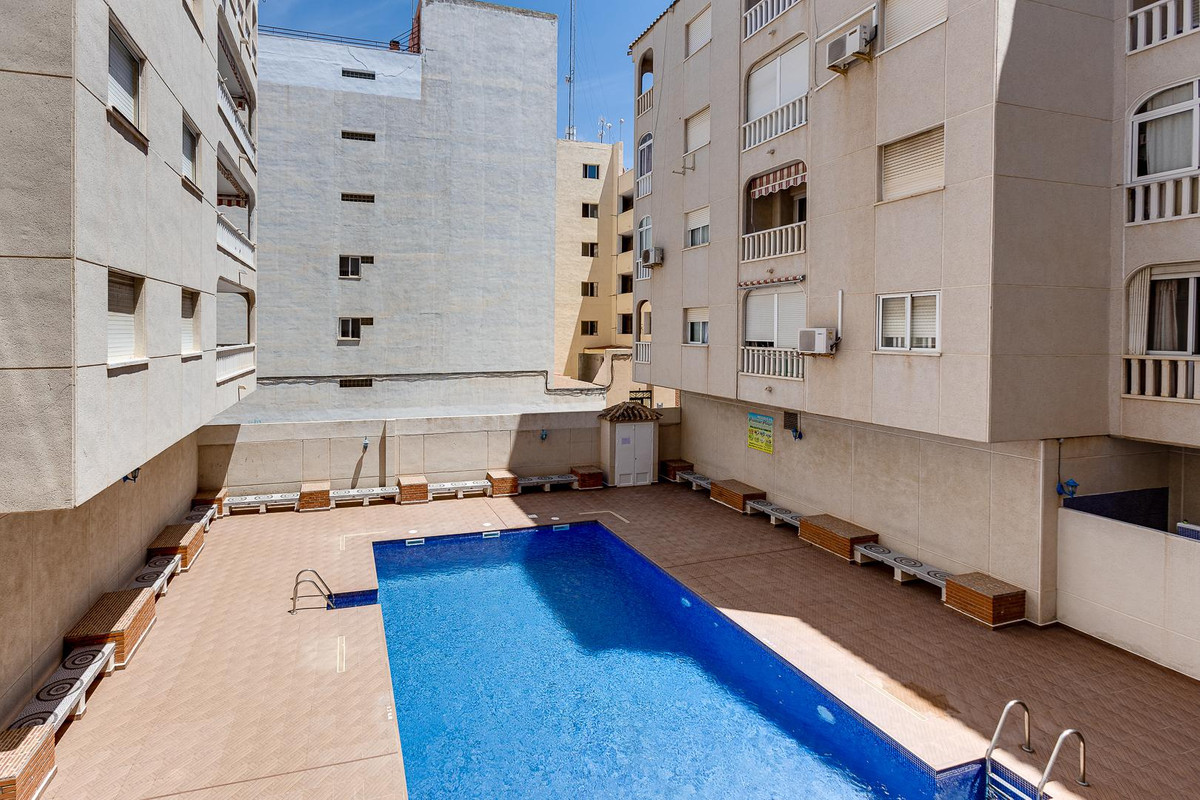Se vende Apartamento Planta Media de 1 dormitorios en Costa Blanca, Alicante, España