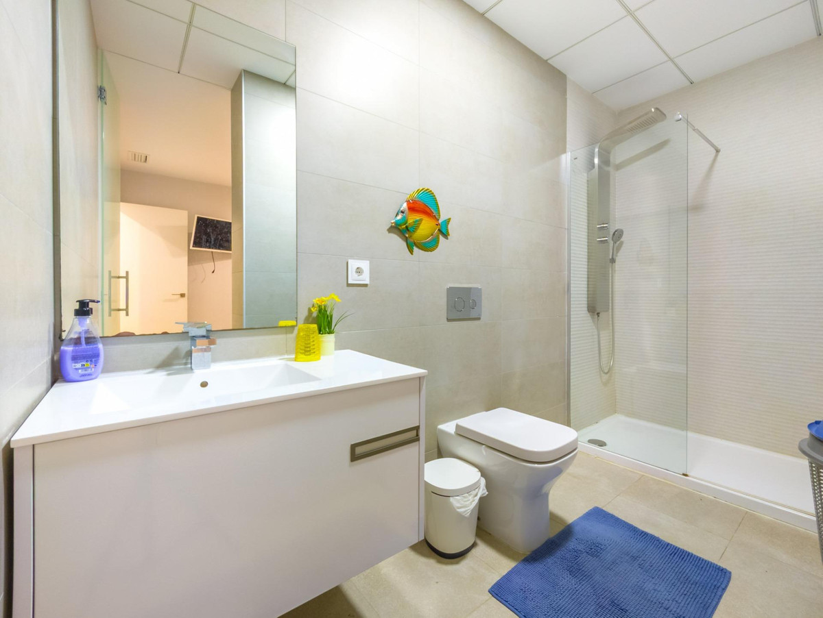 Se vende Apartamento Planta Media de 2 dormitorios en Costa Blanca, Alicante, España