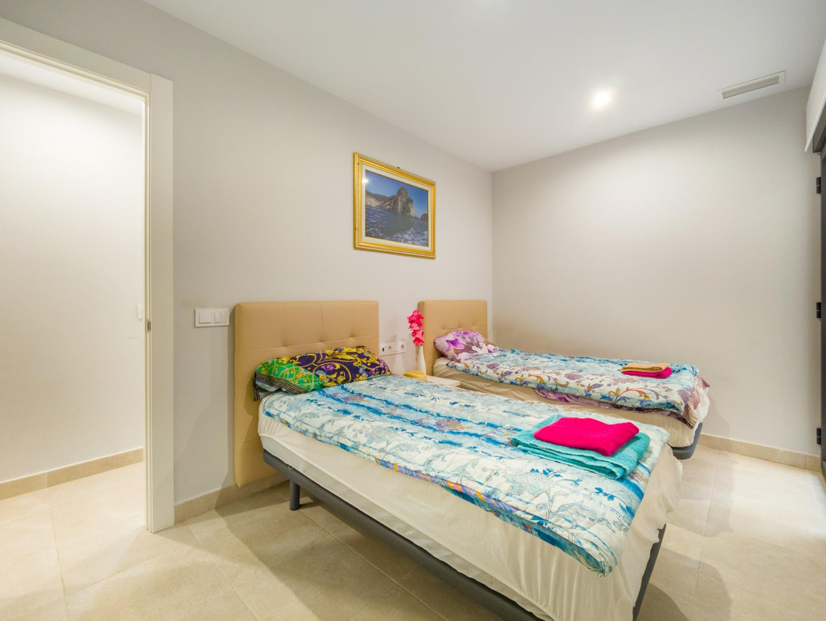 Se vende Apartamento Planta Media de 2 dormitorios en Costa Blanca, Alicante, España