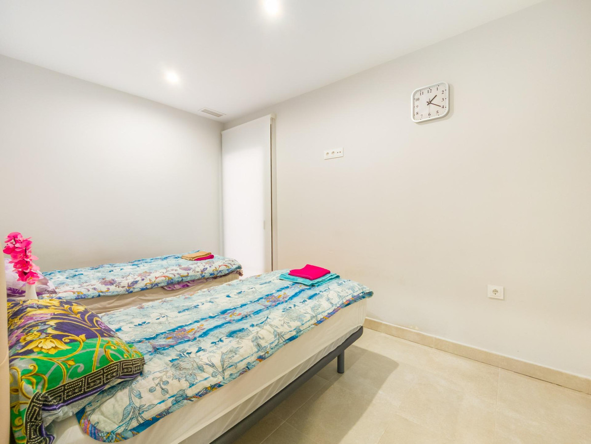 Se vende Apartamento Planta Media de 2 dormitorios en Costa Blanca, Alicante, España