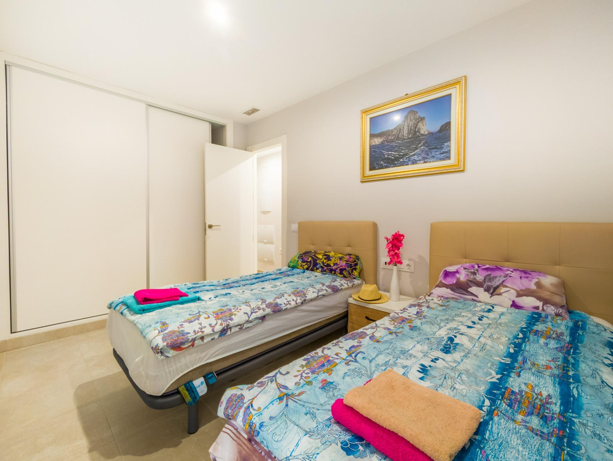 Se vende Apartamento Planta Media de 2 dormitorios en Costa Blanca, Alicante, España