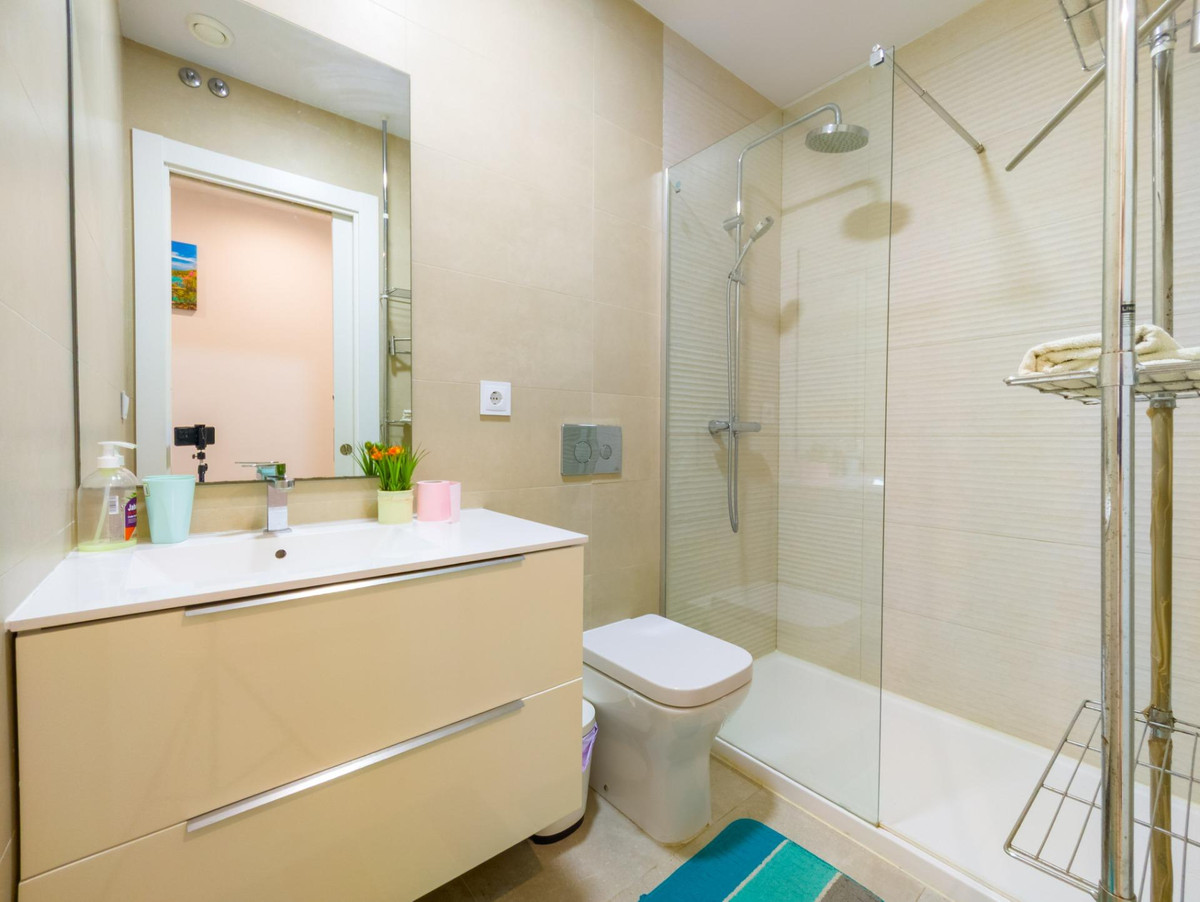 Se vende Apartamento Planta Media de 2 dormitorios en Costa Blanca, Alicante, España