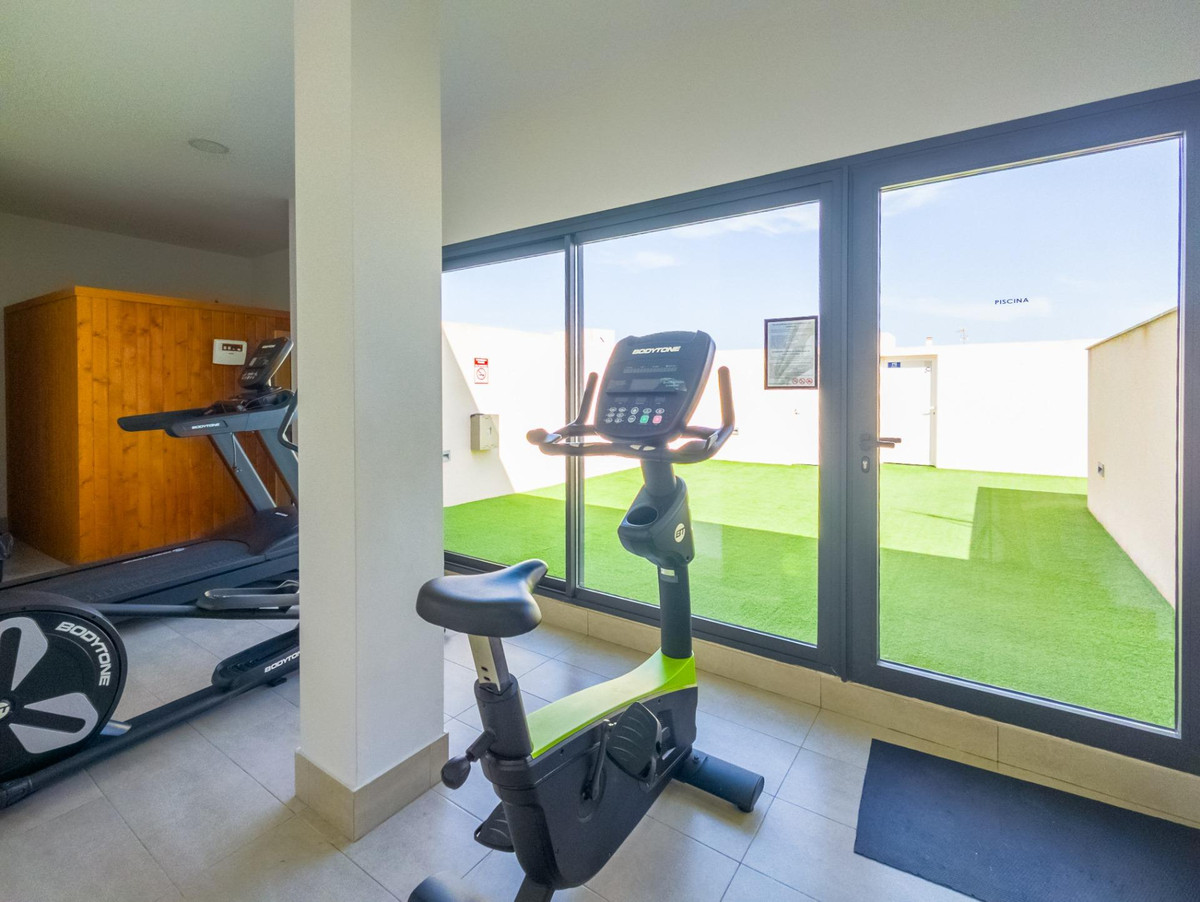 Se vende Apartamento Planta Media de 2 dormitorios en Costa Blanca, Alicante, España