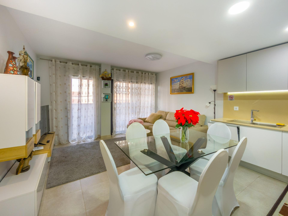 Se vende Apartamento Planta Media de 2 dormitorios en Costa Blanca, Alicante, España