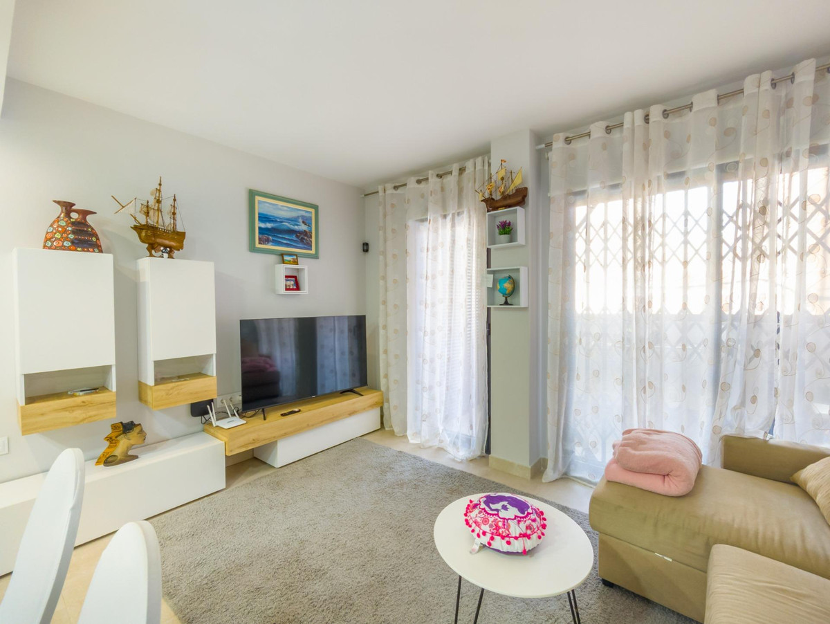 Se vende Apartamento Planta Media de 2 dormitorios en Costa Blanca, Alicante, España
