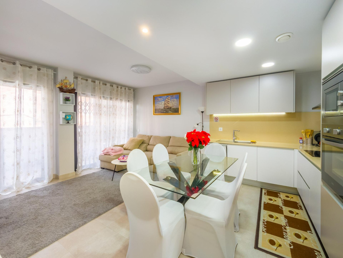 Se vende Apartamento Planta Media de 2 dormitorios en Costa Blanca, Alicante, España