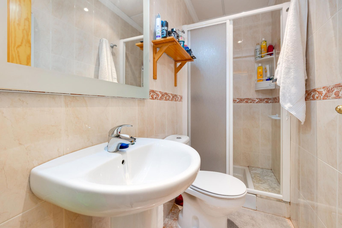 Se vende Apartamento Planta Media de 3 dormitorios en Costa Blanca, Alicante, España