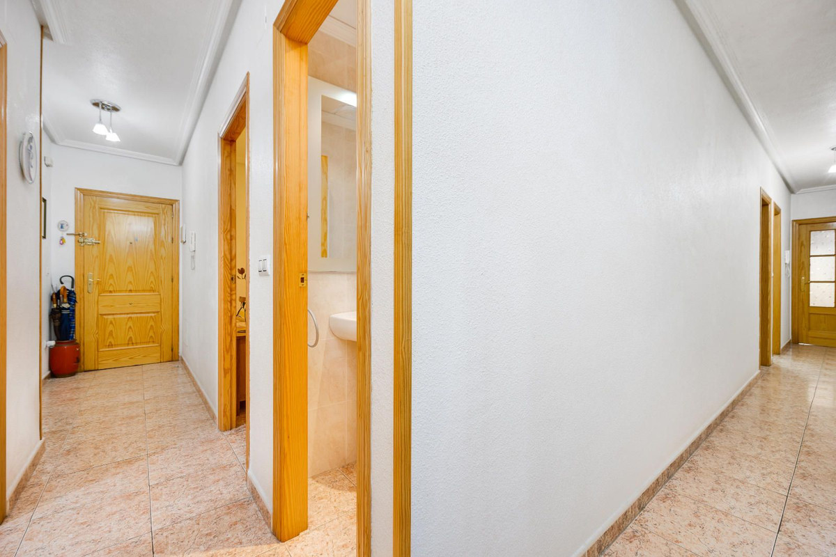Se vende Apartamento Planta Media de 3 dormitorios en Costa Blanca, Alicante, España