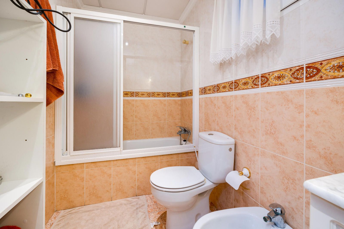 Se vende Apartamento Planta Media de 3 dormitorios en Costa Blanca, Alicante, España