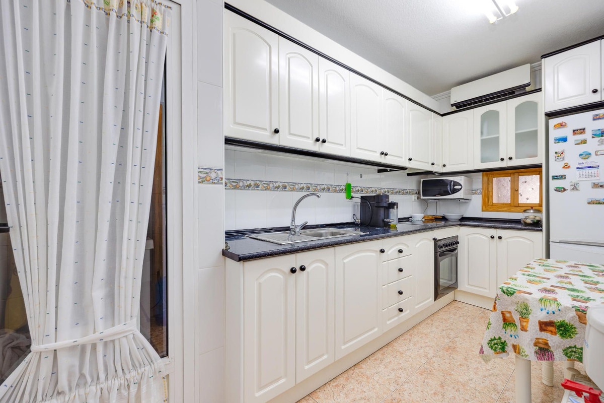 Se vende Apartamento Planta Media de 3 dormitorios en Costa Blanca, Alicante, España