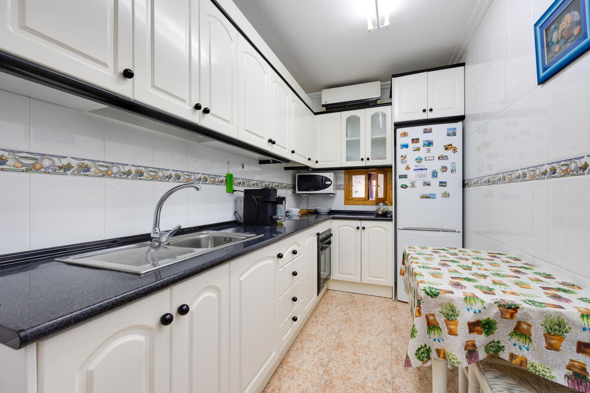 Se vende Apartamento Planta Media de 3 dormitorios en Costa Blanca, Alicante, España