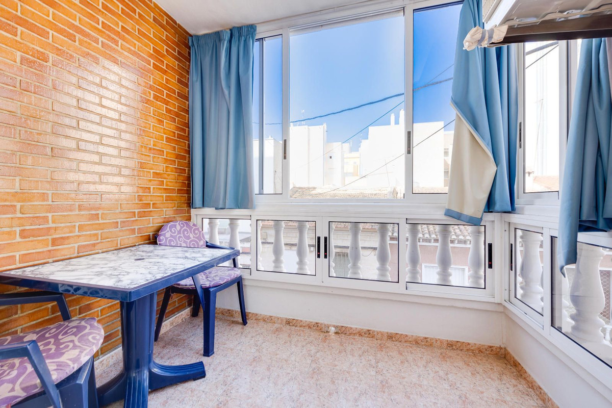 Se vende Apartamento Planta Media de 3 dormitorios en Costa Blanca, Alicante, España