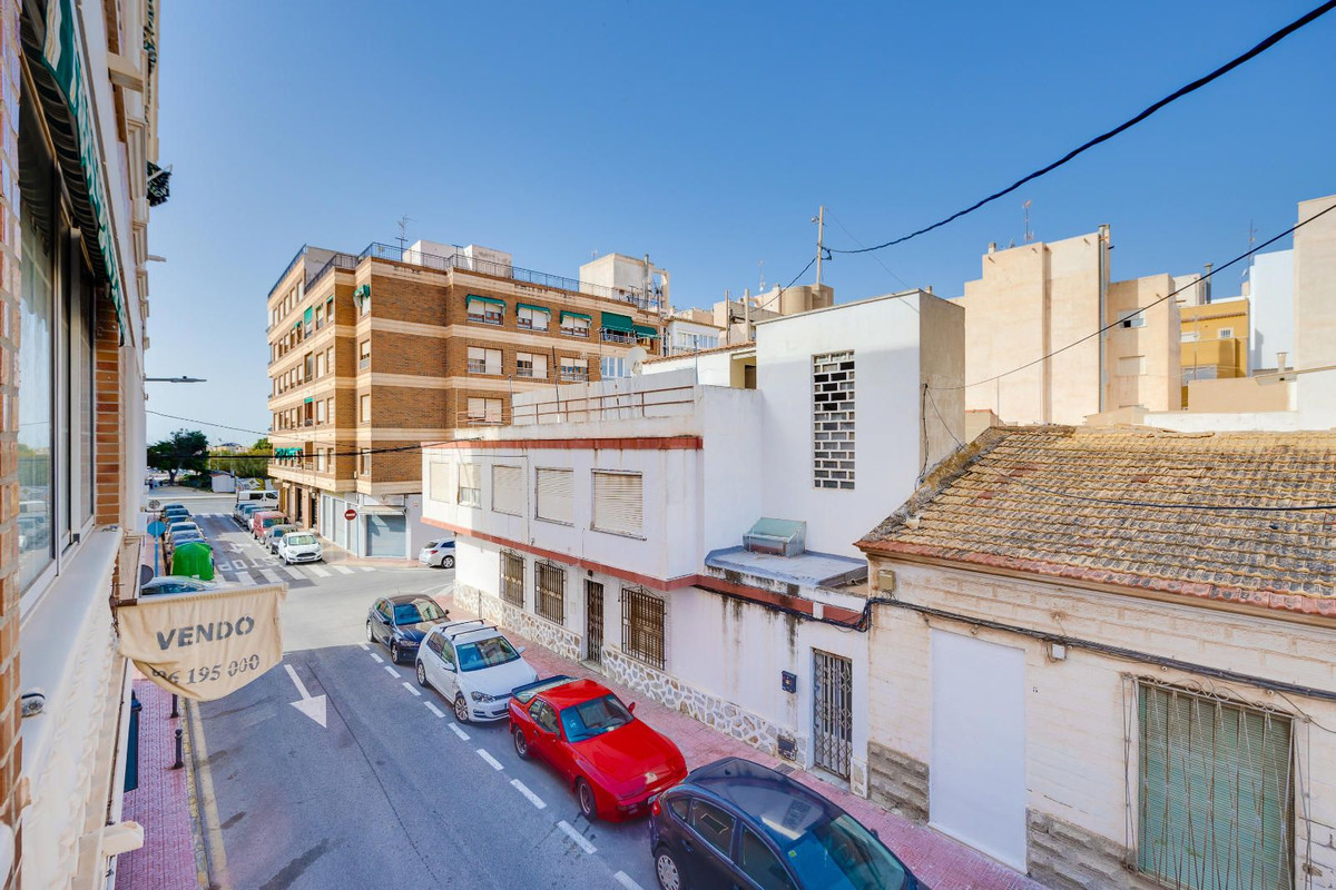 Se vende Apartamento Planta Media de 3 dormitorios en Costa Blanca, Alicante, España