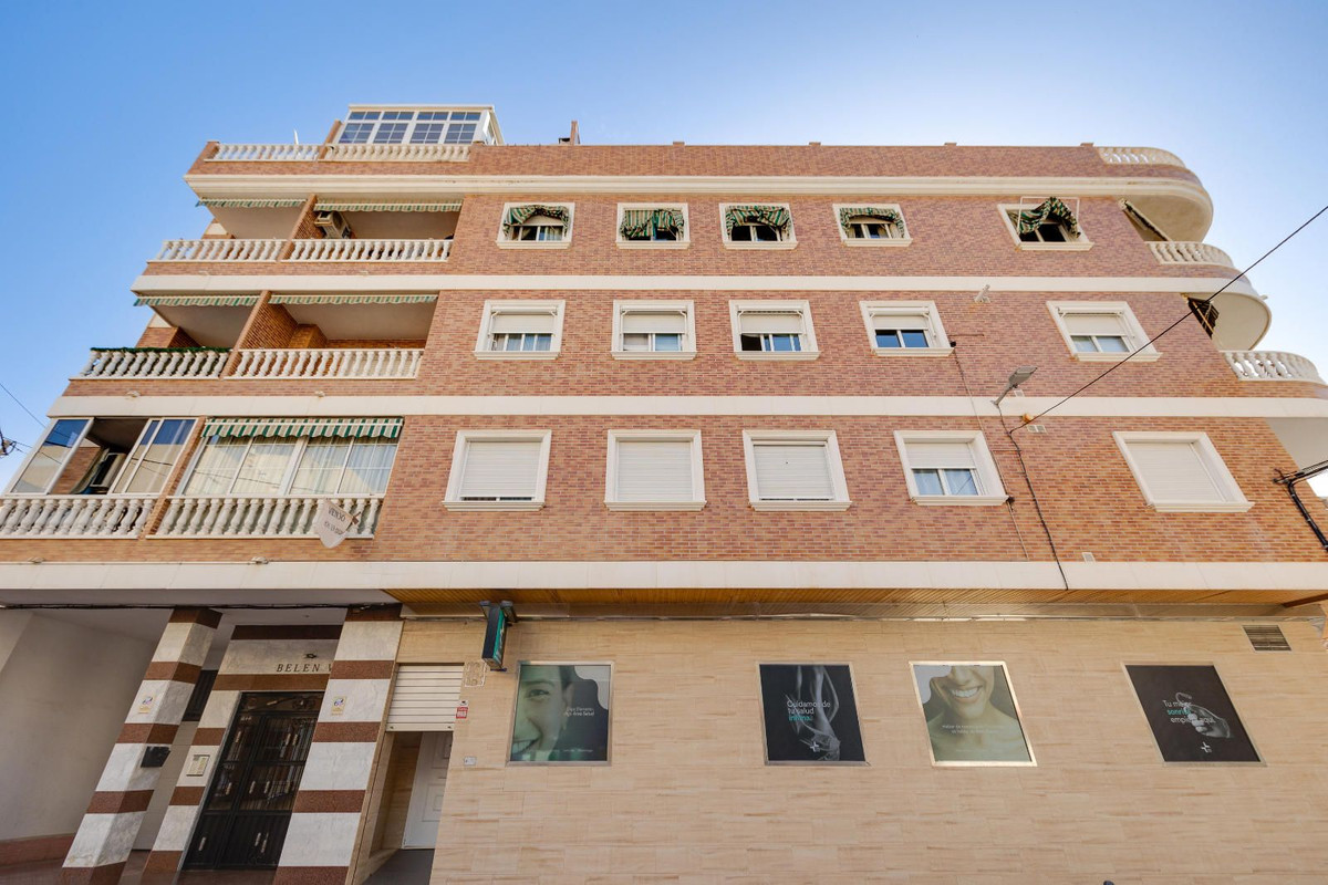 Se vende Apartamento Planta Media de 3 dormitorios en Costa Blanca, Alicante, España