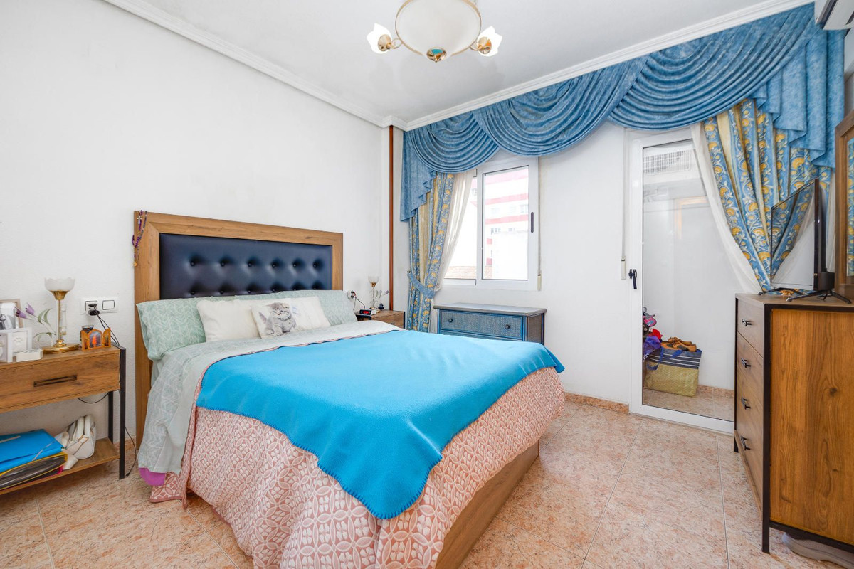 Se vende Apartamento Planta Media de 3 dormitorios en Costa Blanca, Alicante, España