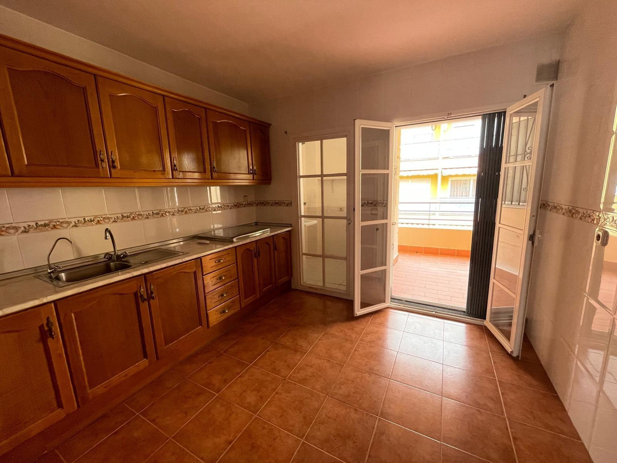 Se vende Apartamento Planta Media de 2 dormitorios en Costa Del Sol, Málaga, España