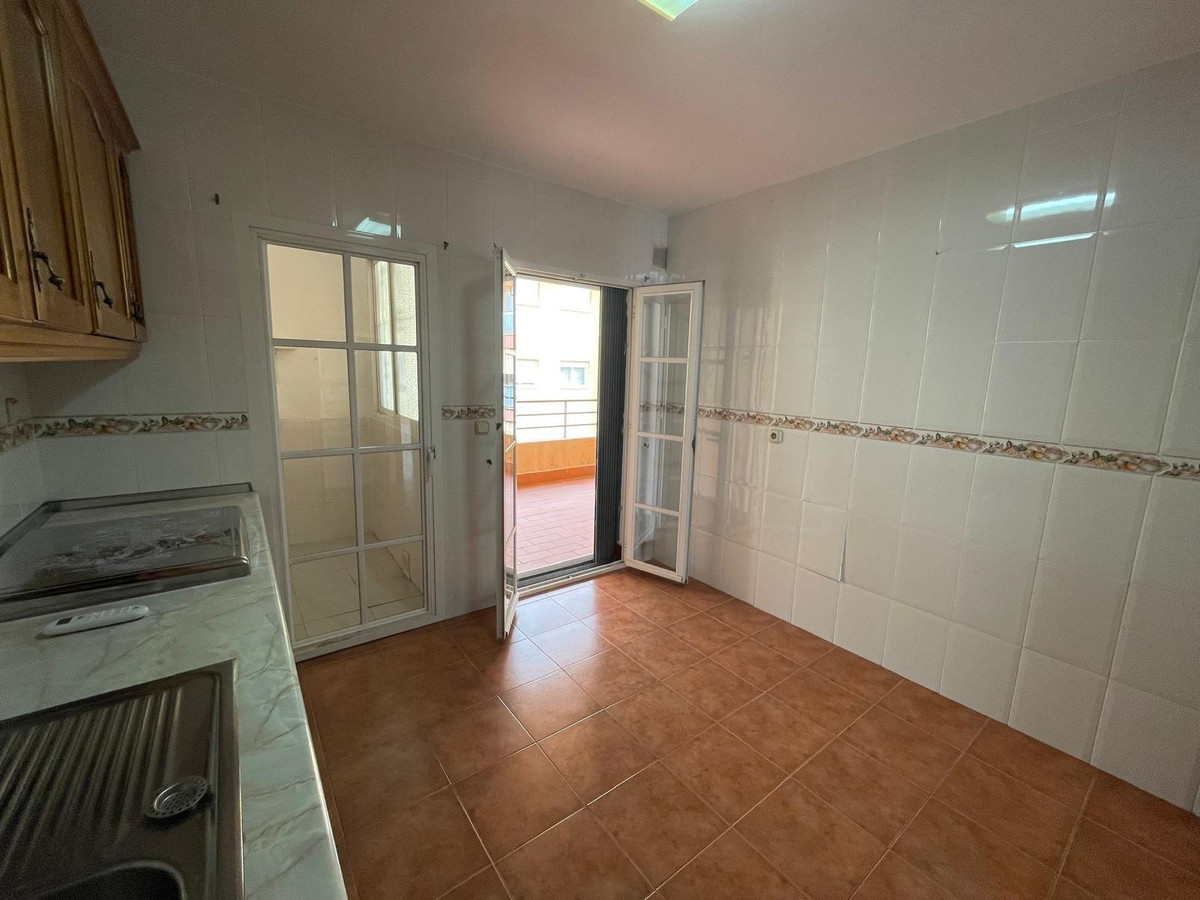 Se vende Apartamento Planta Media de 2 dormitorios en Costa Del Sol, Málaga, España