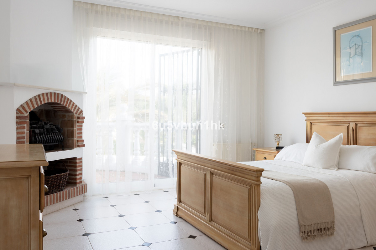 4 Bed Townhouse for sale in Marbella Costa Del Sol, Málaga, Spain
