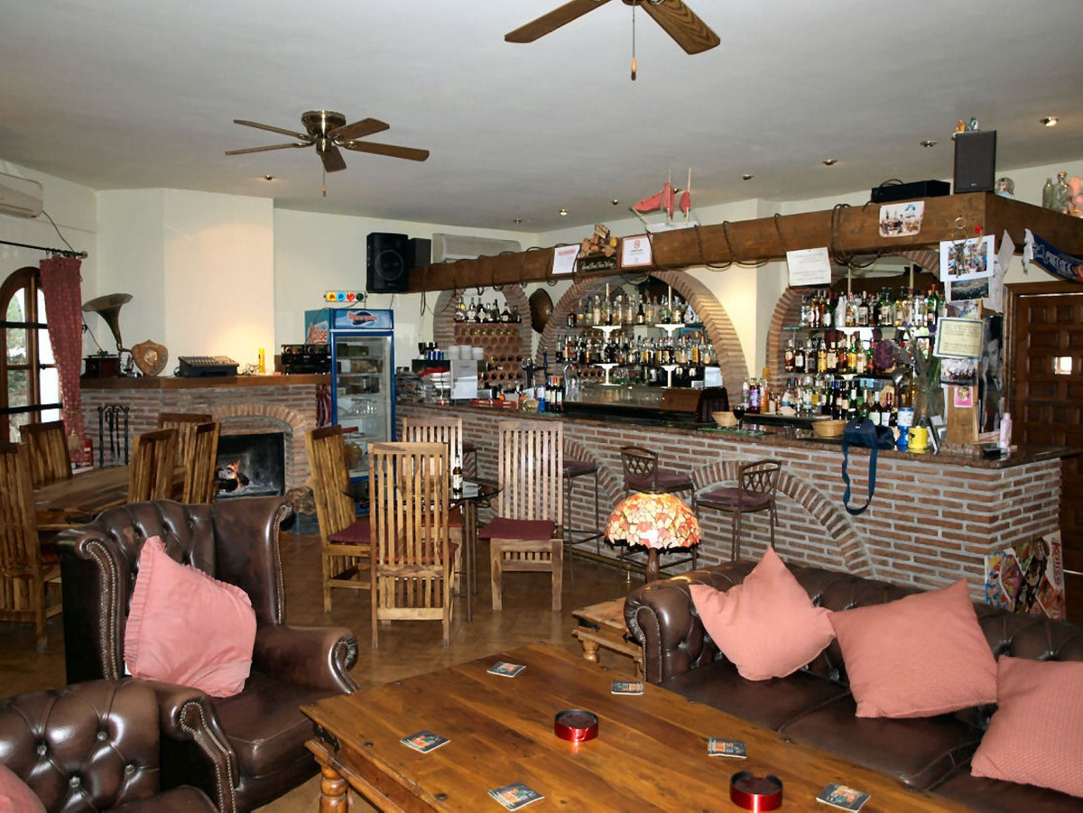 3 Bed Commercial unit for sale in Mijas Costa Del Sol, Málaga, Spain