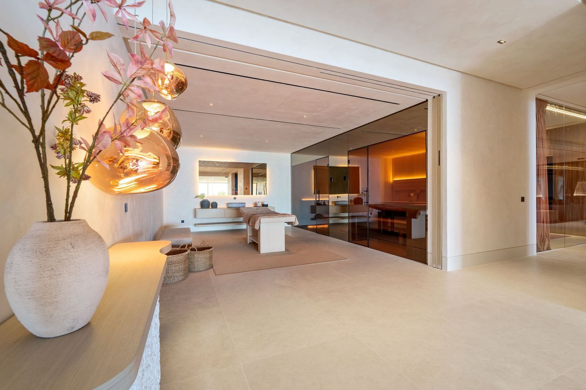 Se vende Villa - Chalet de 8 dormitorios en Costa Del Sol, Málaga, España