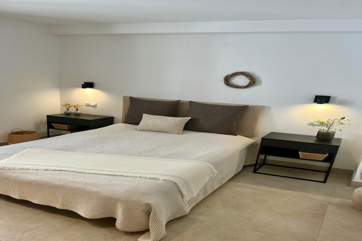 4 Bed Townhouse for sale in Estepona Costa Del Sol, Málaga, Spain