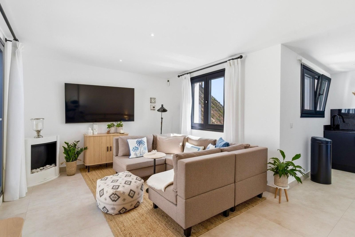 4 Bed Townhouse for sale in Estepona Costa Del Sol, Málaga, Spain