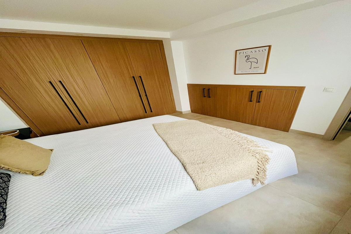 4 Bed Townhouse for sale in Estepona Costa Del Sol, Málaga, Spain