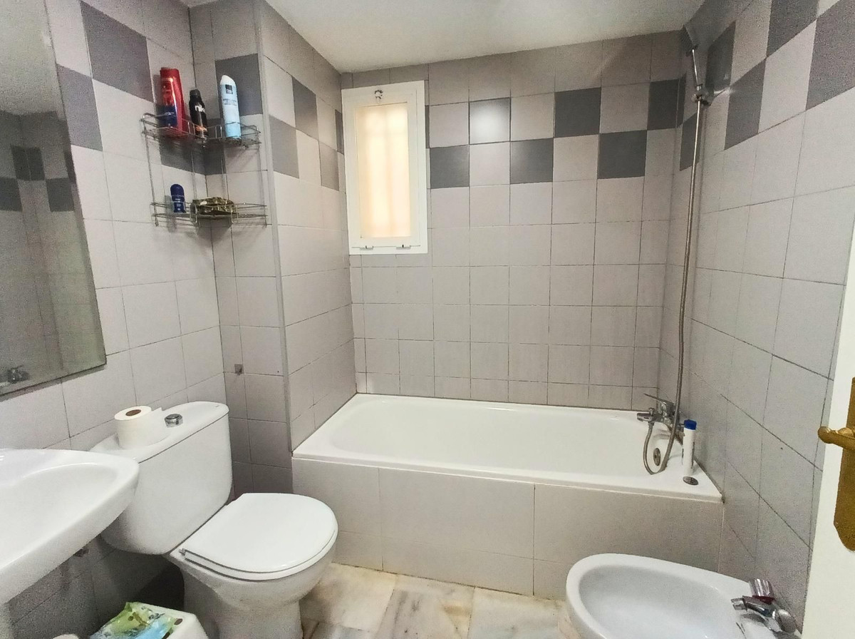 2 Bed Apartment for sale in El Pinillo Costa Del Sol, Málaga, Spain