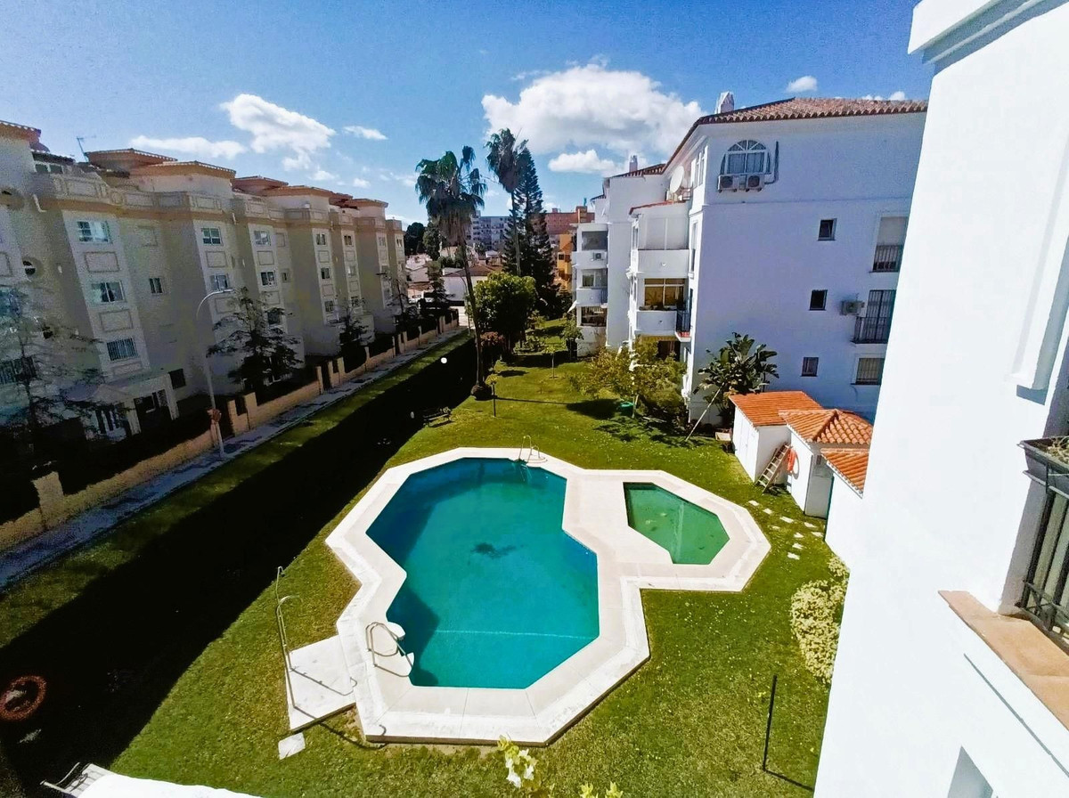 2 Bed Apartment for sale in El Pinillo Costa Del Sol, Málaga, Spain