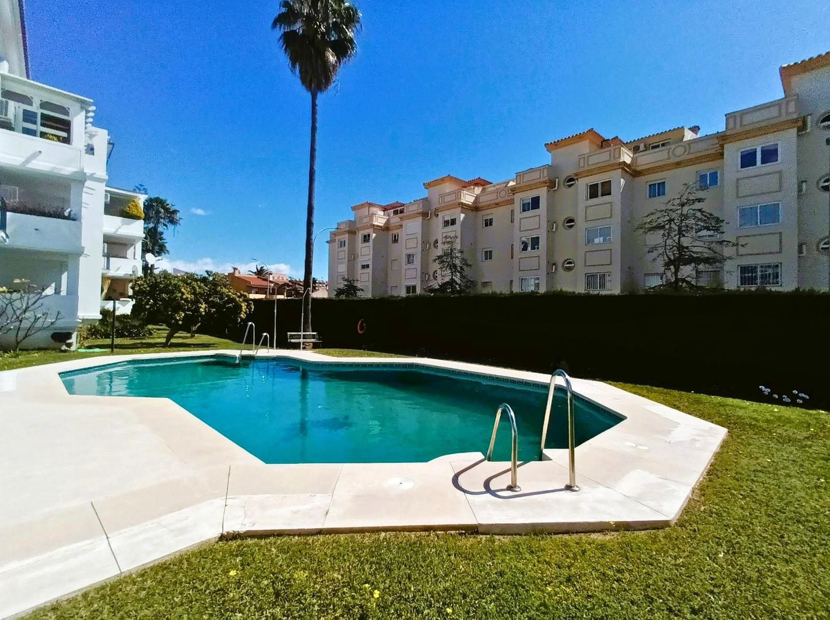 2 Bed Apartment for sale in El Pinillo Costa Del Sol, Málaga, Spain
